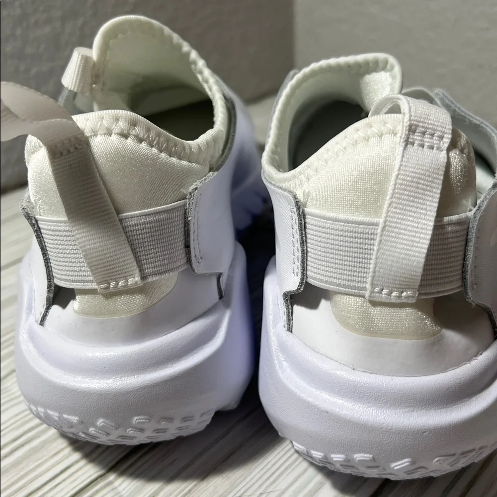 Nike Flex runner 2 Running Shoe Slip-On Sneaker white youth size 6.5Y DJ6038 100